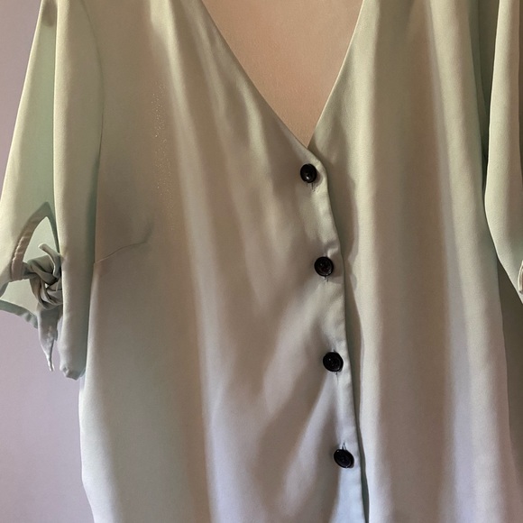 Button down blouse - Picture 2 of 4